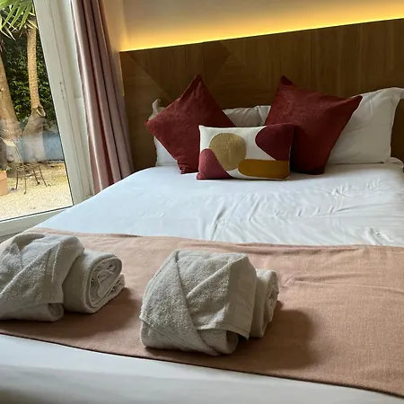 Garden Hotel