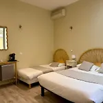 Garden Hotel 3*