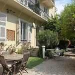 Garden Hotel