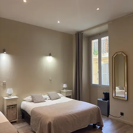 Garden Hotel 3*
