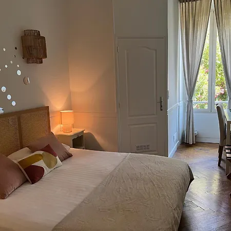 Garden Hotel 3*